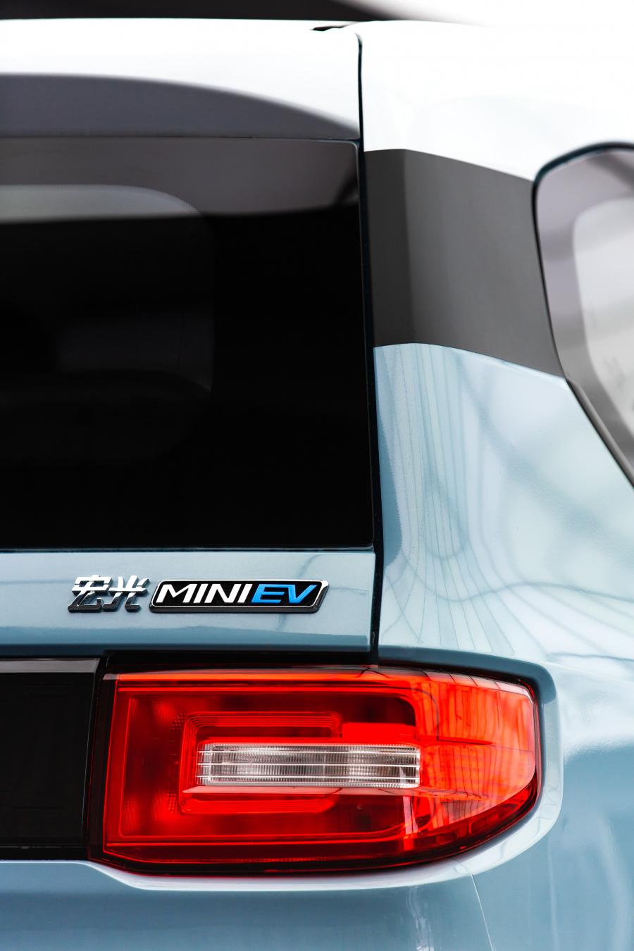 Детали экстерьера WuLing Hongguang Mini EV 2020 года  (фото 3 из 5)
